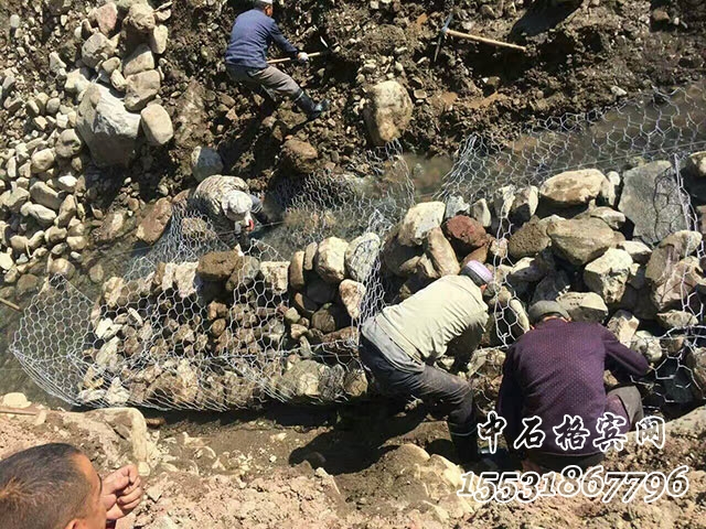 固濱石籠 固濱石籠